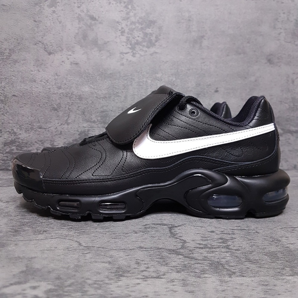 NIKE Air Max Plus Running Shoes‎ Womens 11.5 Mens 10 Black White HF0074-001